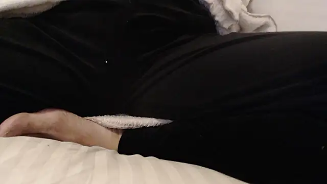 larawet online show from 12/05/24, 08:44