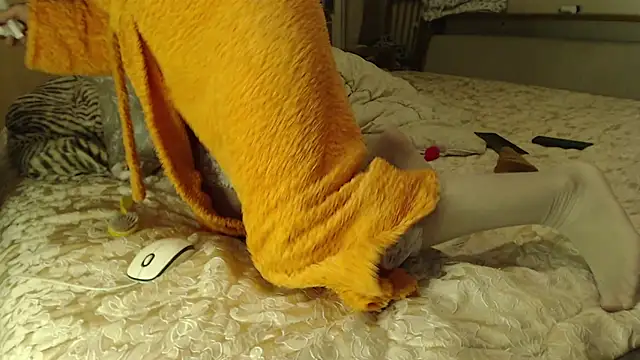 larawet online show from 12/27/24, 01:11