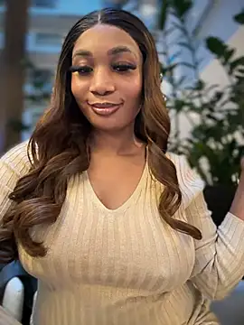 Snapshot of __Nessa__ chatting on 12/20/24, 01:11   Nessa   online show from 12/20/24, 01:11