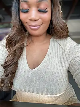 Snapshot of __Nessa__ chatting on 12/20/24, 05:29   Nessa   online show from 12/20/24, 05:29