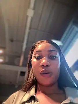 Snapshot of __Nessa__ chatting on 02/09/25, 03:01   Nessa   online show from 02/09/25, 03:01