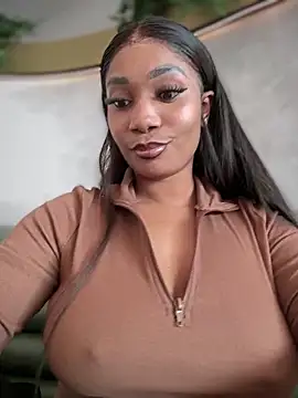 Snapshot of __Nessa__ chatting on 02/14/25, 11:53   Nessa   online show from 02/14/25, 11:53