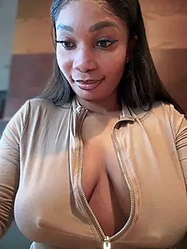 Snapshot of __Nessa__ chatting on 02/21/25, 12:06   Nessa   online show from 02/21/25, 12:06