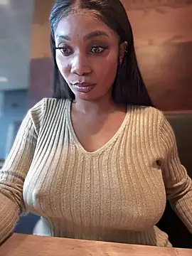 Snapshot of __Nessa__ chatting on 03/14/25, 11:45   Nessa   online show from 03/14/25, 11:45