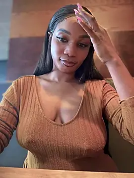 Snapshot of __Nessa__ chatting on 03/22/25, 12:14   Nessa   online show from 03/22/25, 12:14