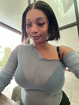 Snapshot of __Nessa__ chatting on 04/03/26, 01:09 Nessa online show from 04/03/26, 01:09