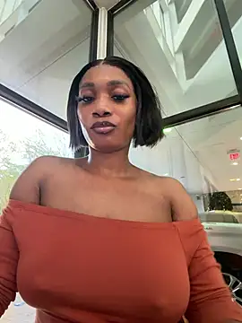 Snapshot of __Nessa__ chatting on 04/05/26, 12:46 Nessa online show from 04/05/26, 12:46