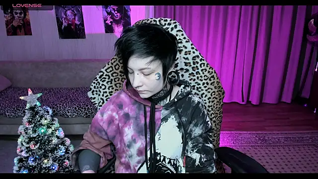 Snapshot of acid_trip1l chatting on 12/18/24, 07:19 acid trip1l online show from 12/18/24, 07:19