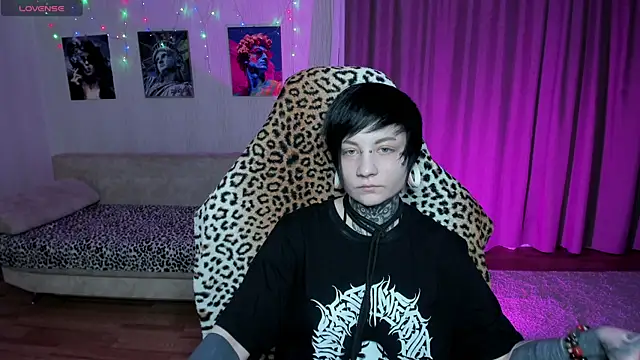 Snapshot of acid_trip1l chatting on 03/04/25, 08:16 acid trip1l online show from 03/04/25, 08:16