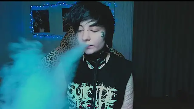 Snapshot of acid_trip1l chatting on 10/04/25, 09:35 acid trip1l online show from 10/04/25, 09:35