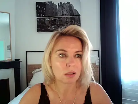 ADreamLady online show from 09/19/25, 11:00