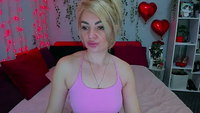 Snapshot of LunaBellucci chatting on 03/27/26, 08:09 LunaBellucci online show from 03/27/26, 08:09