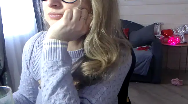 Snapshot of RubiLakros chatting on 02/15/25, 11:39 RubiLakros online show from 02/15/25, 11:39