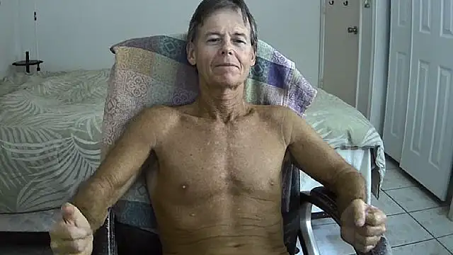 Snapshot of nakeedcowboi65 chatting on 11/05/25, 05:07 nakeedcowboi65 online show from 11/05/25, 05:07