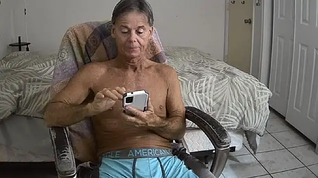 Snapshot of nakeedcowboi65 chatting on 11/15/25, 05:38 nakeedcowboi65 online show from 11/15/25, 05:38