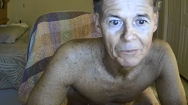 Snapshot of nakeedcowboi65 chatting on 11/30/25, 10:25 nakeedcowboi65 online show from 11/30/25, 10:25