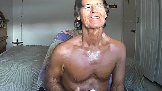 Snapshot of nakeedcowboi65 chatting on 04/27/26, 10:08 nakeedcowboi65 online show from 04/27/26, 10:08