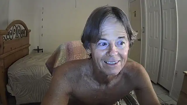 Snapshot of nakeedcowboi65 chatting on 05/06/26, 07:46 nakeedcowboi65 online show from 05/06/26, 07:46