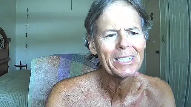 Snapshot of nakeedcowboi65 chatting on 05/11/26, 07:22 nakeedcowboi65 online show from 05/11/26, 07:22