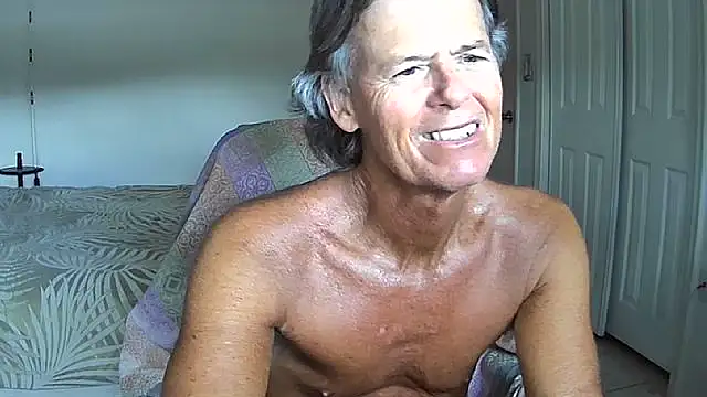 Snapshot of nakeedcowboi65 chatting on 05/17/26, 08:16 nakeedcowboi65 online show from 05/17/26, 08:16