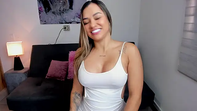 Snapshot of sararestrepo chatting on 10/30/25, 02:29 sararestrepo online show from 10/30/25, 02:29