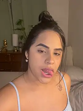 Snapshot of Maria_ruiz chatting on 01/17/25, 05:32 Maria ruiz online show from 01/17/25, 05:32