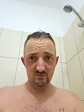 Snapshot of kinkycouplelove chatting on 10/21/25, 06:58 kinkycouplelove online show from 10/21/25, 06:58