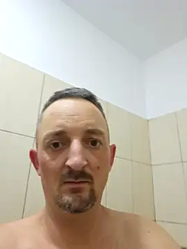 Snapshot of kinkycouplelove chatting on 10/22/25, 09:09 kinkycouplelove online show from 10/22/25, 09:09