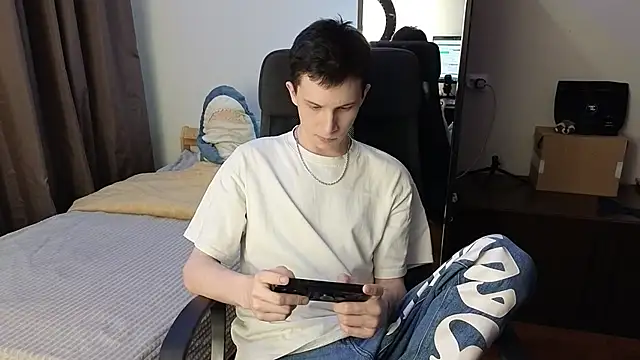 Snapshot of arlekincrop chatting on 03/16/26, 09:41 arlekincrop online show from 03/16/26, 09:41