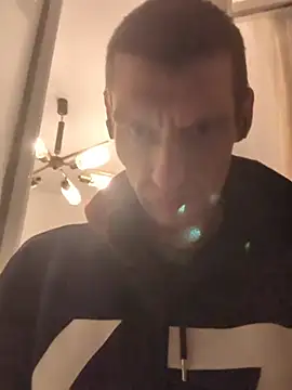 Snapshot of maciej chatting on 12/13/25, 11:21 maciej online show from 12/13/25, 11:21