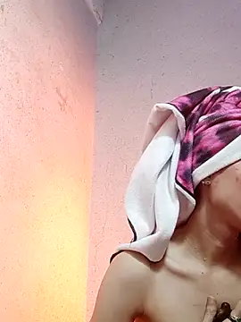 QueenSoreal online show from 03/05/25, 02:56