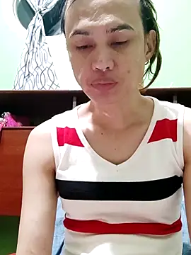 QueenSoreal online show from 02/14/26, 05:21