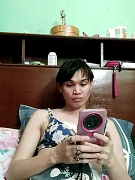 Snapshot of QueenSoreal chatting on 05/12/26, 01:41 QueenSoreal online show from 05/12/26, 01:41