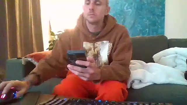 Snapshot of verylargecock chatting on 09/23/25, 03:26 verylargecock online show from 09/23/25, 03:26