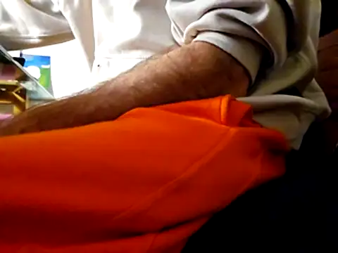 Snapshot of verylargecock chatting on 10/29/25, 05:42 verylargecock online show from 10/29/25, 05:42