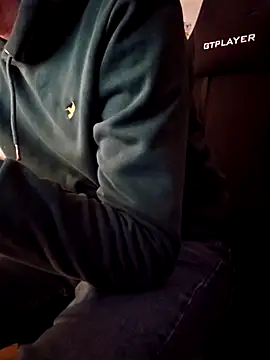 verylargecock online show from 12/03/25, 09:40