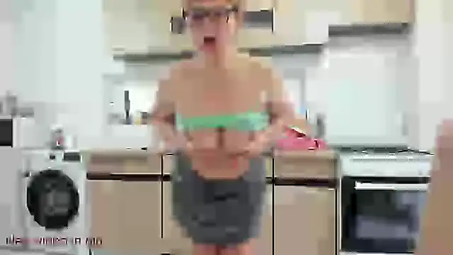 Snapshot of Julia35 chatting on 02/07/25, 06:45 Julia35 online show from 02/07/25, 06:45