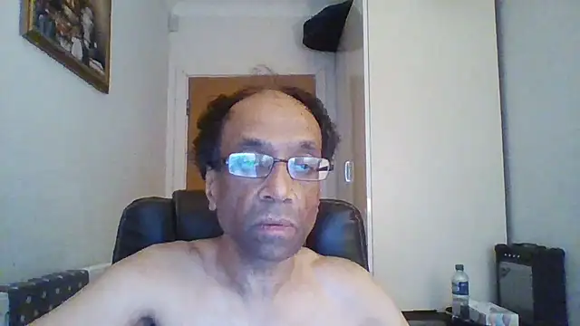 Snapshot of rauncher1 chatting on 09/10/25, 08:03 rauncher1 online show from 09/10/25, 08:03