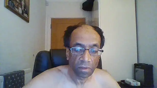 Snapshot of rauncher1 chatting on 09/12/25, 08:03 rauncher1 online show from 09/12/25, 08:03