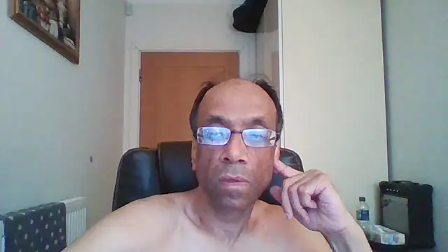 Snapshot of rauncher1 chatting on 09/29/25, 10:53 rauncher1 online show from 09/29/25, 10:53