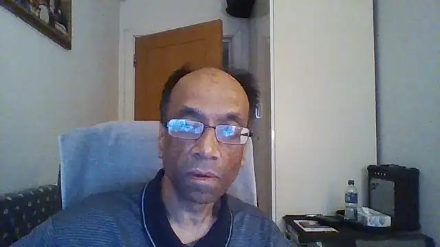 Snapshot of rauncher1 chatting on 10/02/25, 08:32 rauncher1 online show from 10/02/25, 08:32