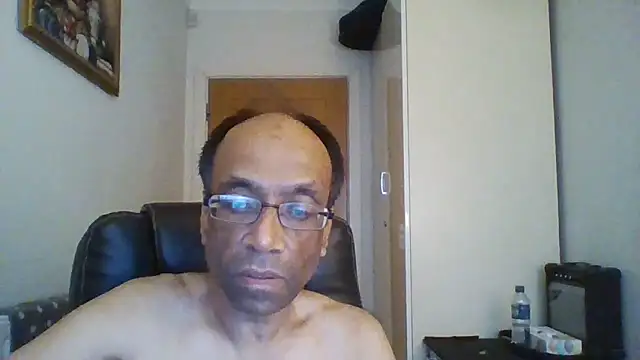 Snapshot of rauncher1 chatting on 10/09/25, 09:40 rauncher1 online show from 10/09/25, 09:40