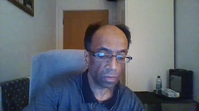 Snapshot of rauncher1 chatting on 10/20/25, 08:04 rauncher1 online show from 10/20/25, 08:04