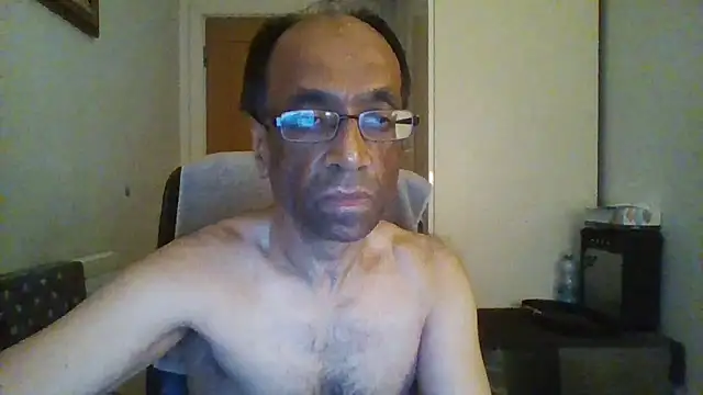 Snapshot of rauncher1 chatting on 10/27/25, 04:55 rauncher1 online show from 10/27/25, 04:55