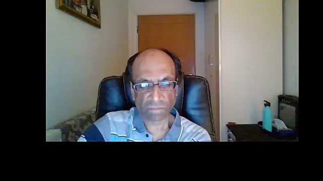 Snapshot of rauncher1 chatting on 07/11/26, 10:33 rauncher1 online show from 07/11/26, 10:33