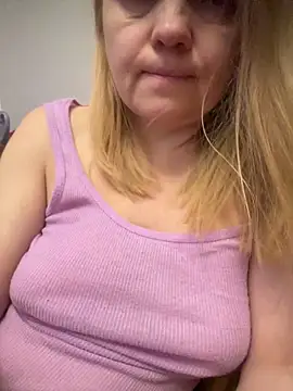 Susanel online show from 12/22/24, 04:48