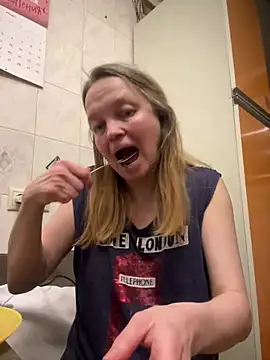 Susanel online show from 03/07/25, 08:44