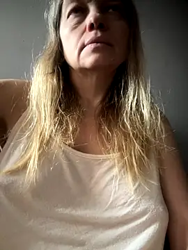 Susanel online show from 10/17/25, 09:12