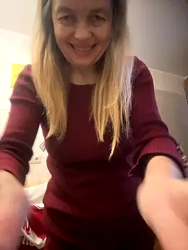 Susanel online show from 10/23/25, 07:34