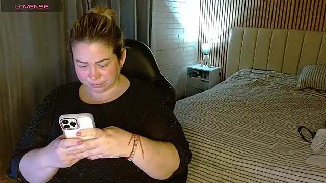 bella savati online show from 11/25/25, 10:32